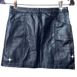 Art Class size L(10/12) faux leather skirt. Machine wash.